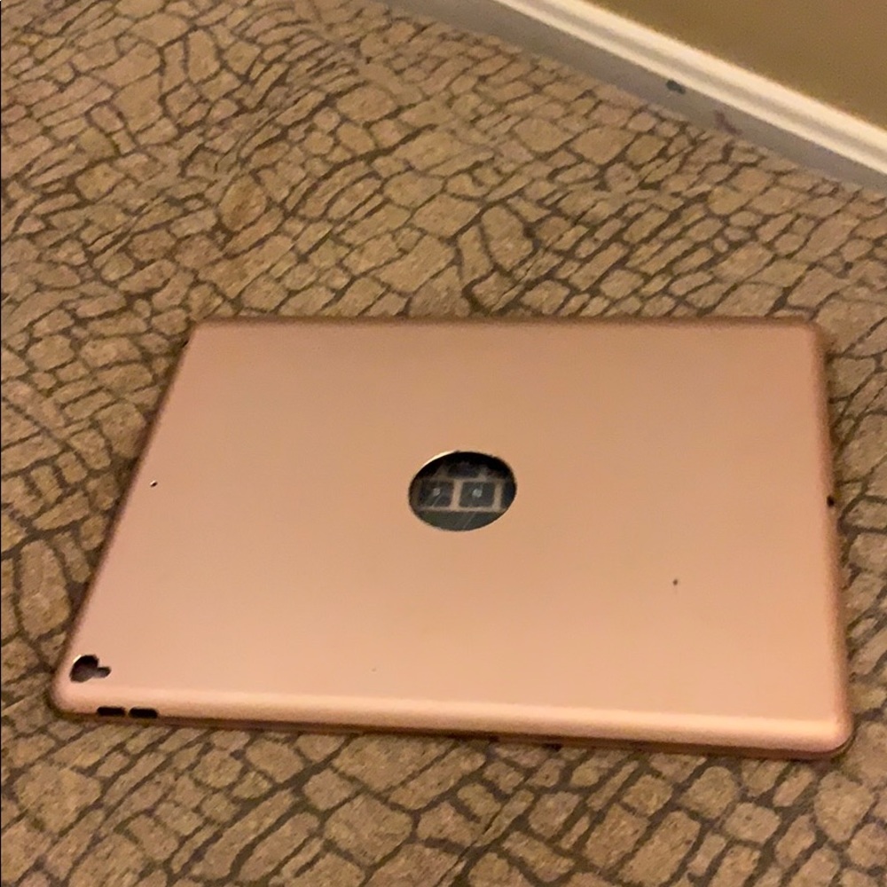 Bluetooth keyboard for iPad Pro